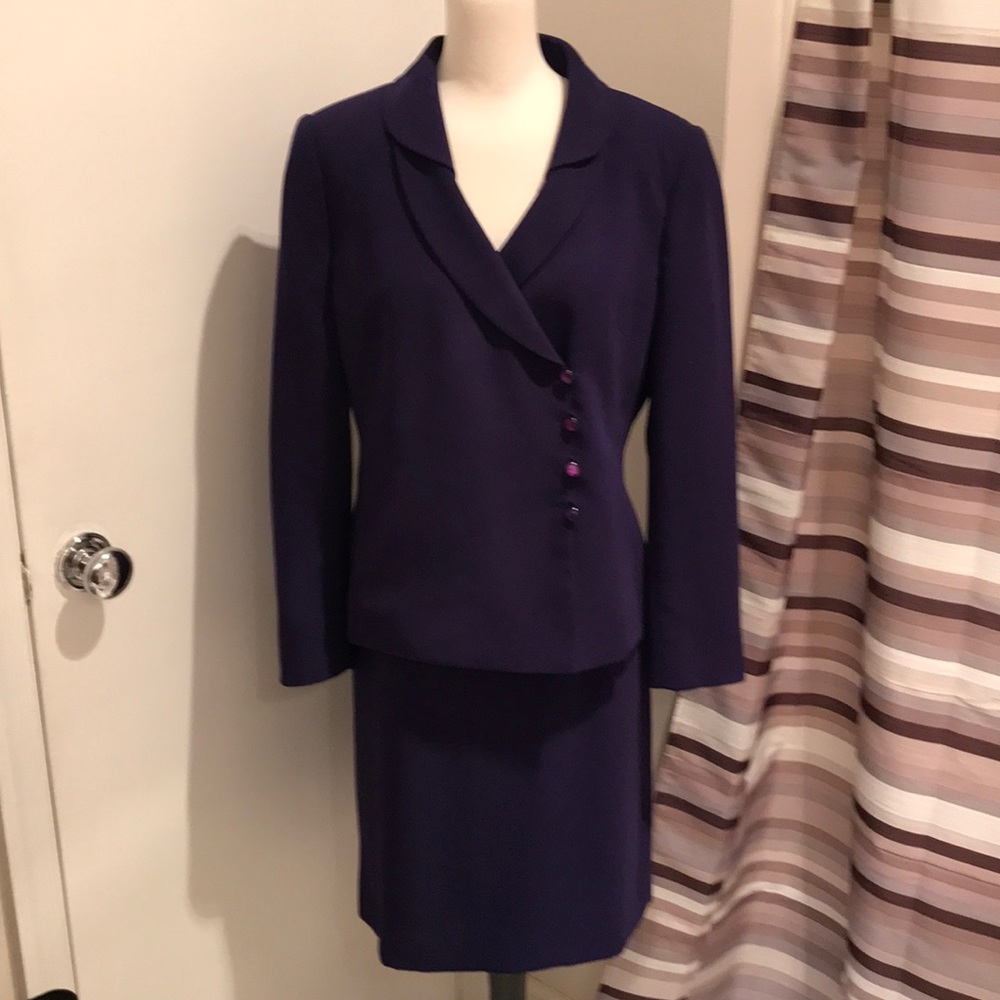 Lovely NWOT PLUM COLORED SKIRT SUIT BY LE SUIT 8P